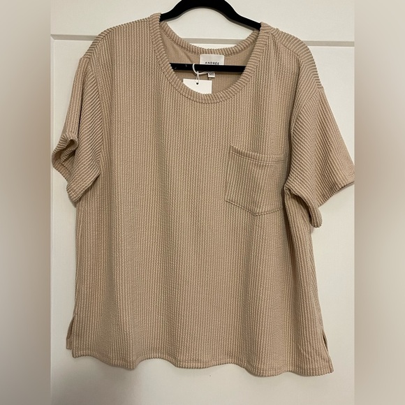Andree by Unit Women's Tan Urban Ribbed Top - Picture 1 of 5